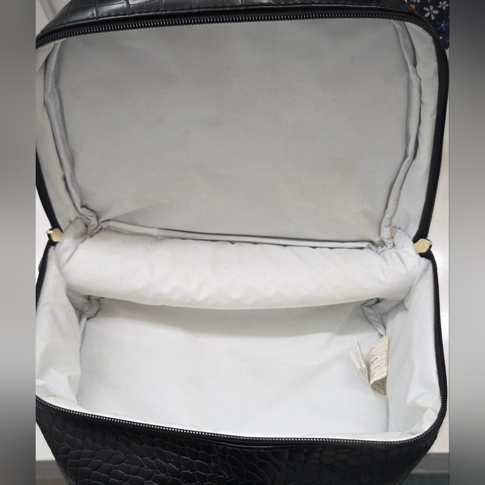 Fit + Fresh Black Croc-Embossed Insulated Lunch Tote / Carry Bag - Picture 6 of 7